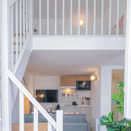 Stylish Loft-style In The 10th *