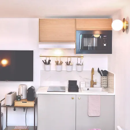 Stylish Loft-style In The 10th Paris